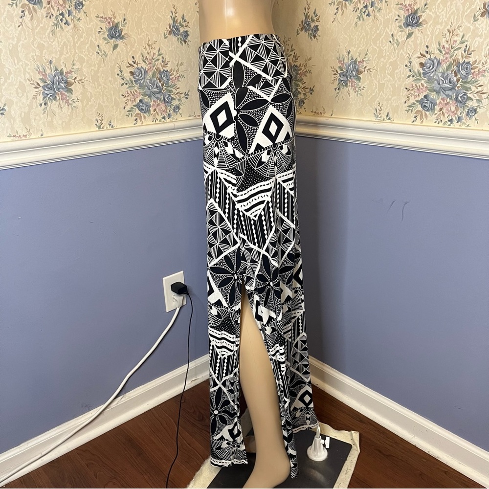 Charlotte Russe Black & White Print Maxi Skirt, Size M - Picture 6 of 10